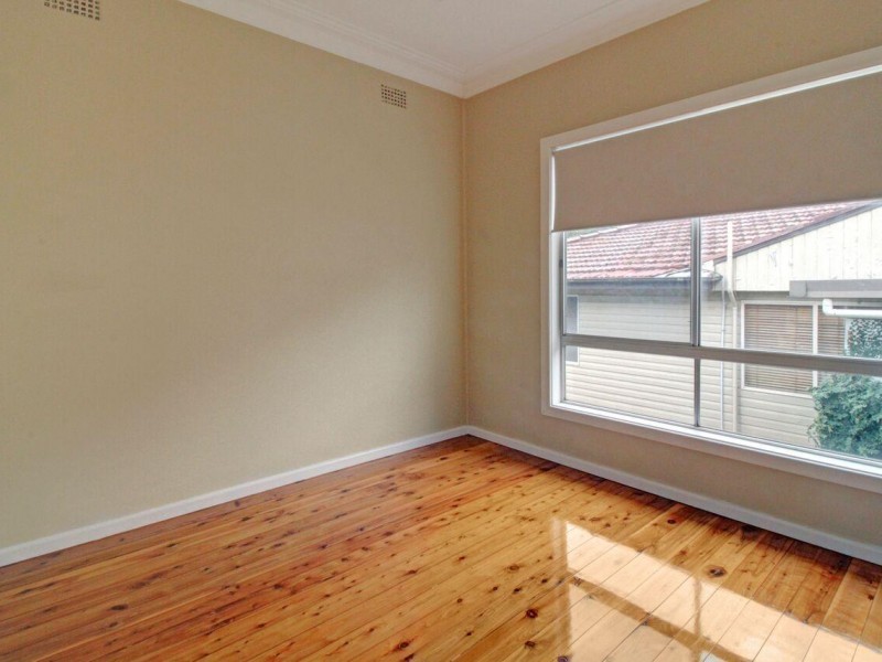 5 St Johns Avenue, Mangerton NSW 2500