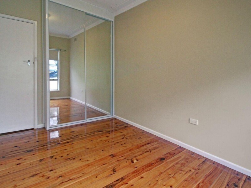 5 St Johns Avenue, Mangerton NSW 2500