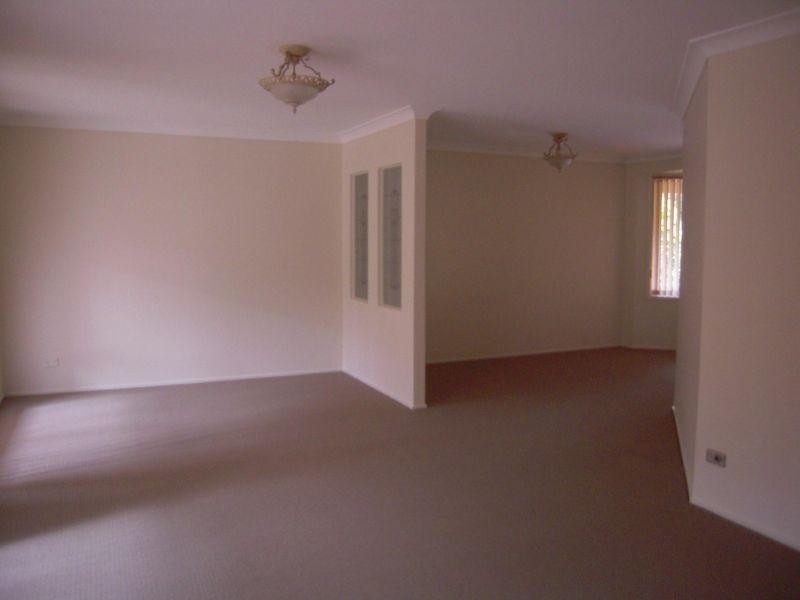 69 Darragh Drive, Figtree NSW 2525