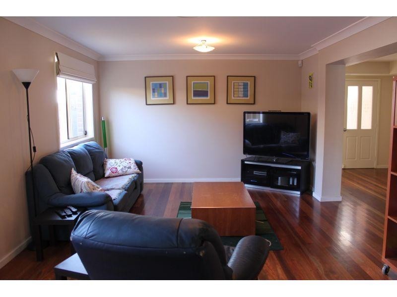 9 George Fuller Drive, Figtree NSW 2525