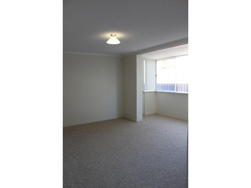 4/18 Robinson Street, Wollongong NSW 2500