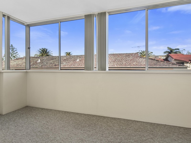 4/18 Robinson Street, Wollongong NSW 2500