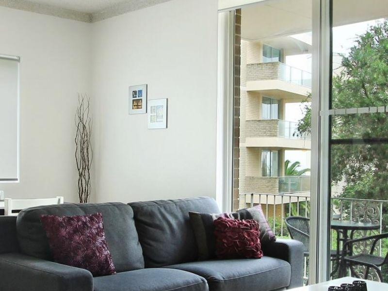 2/16 Kembla Street, North Wollongong NSW 2500