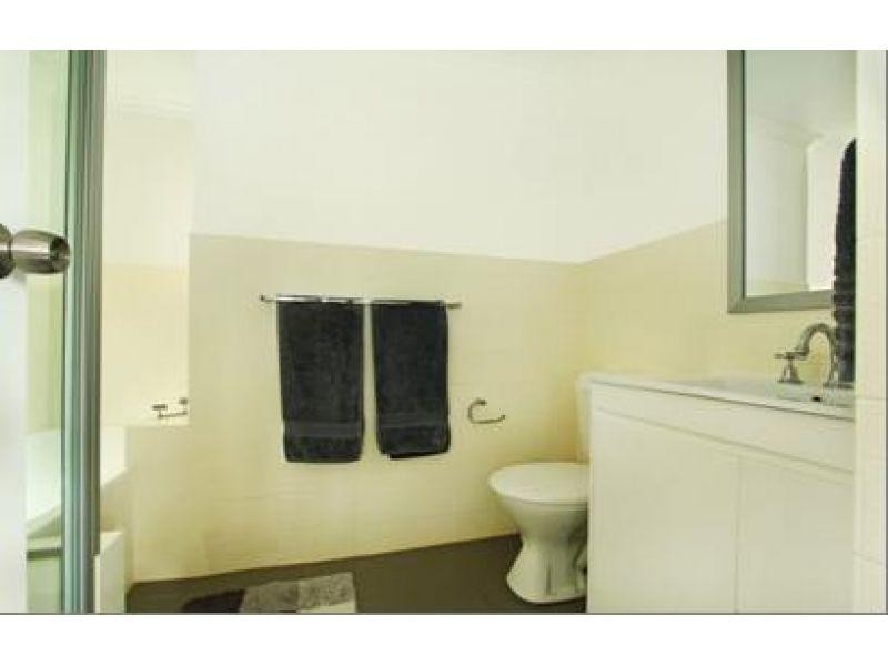 2/16 Kembla Street, North Wollongong NSW 2500