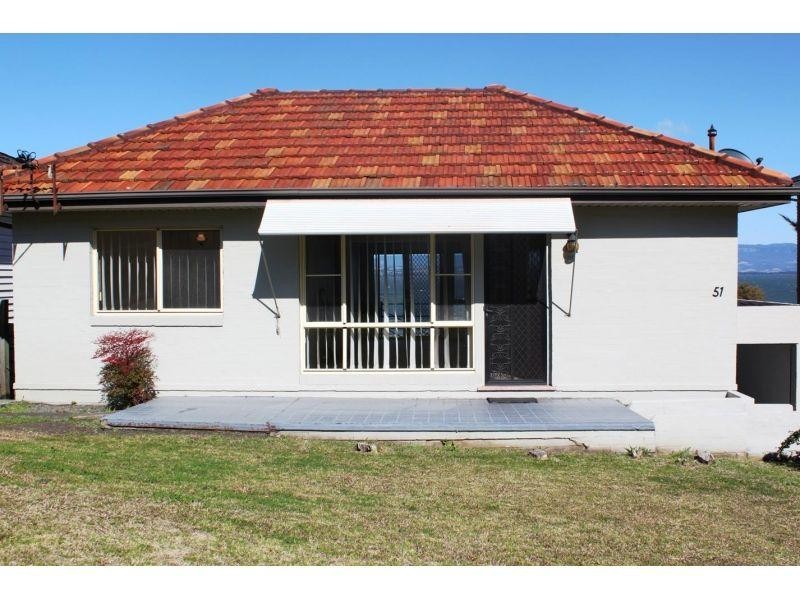 51 Northcliffe Drive, Lake Heights NSW 2502