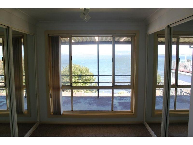 51 Northcliffe Drive, Lake Heights NSW 2502