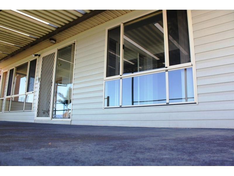 51 Northcliffe Drive, Lake Heights NSW 2502