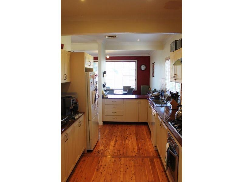 12 Mary Avenue, Figtree NSW 2525