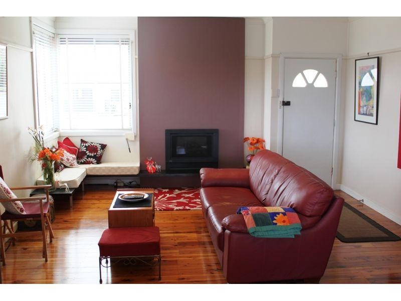 267 Flagstaff Road, Lake Heights NSW 2502