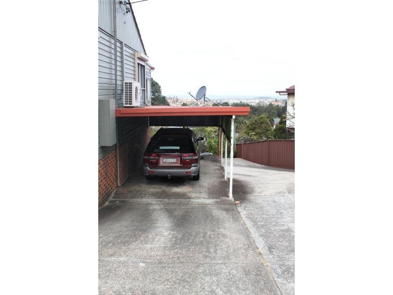 267 Flagstaff Road, Lake Heights NSW 2502