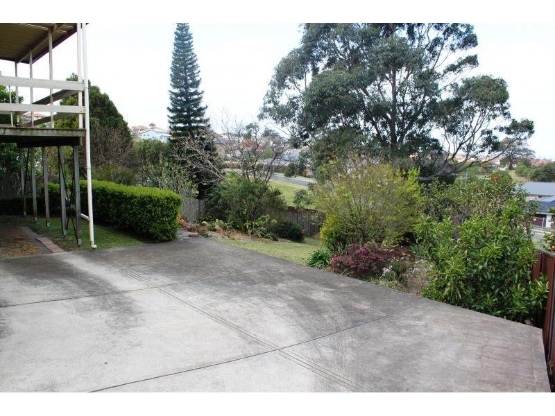 267 Flagstaff Road, Lake Heights NSW 2502