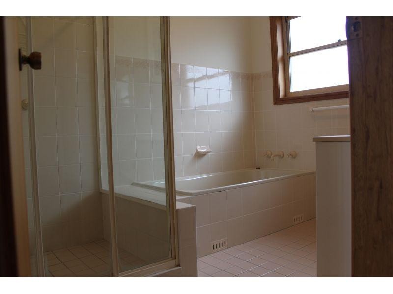 2/46 Balmoral Street, Balgownie NSW 2519