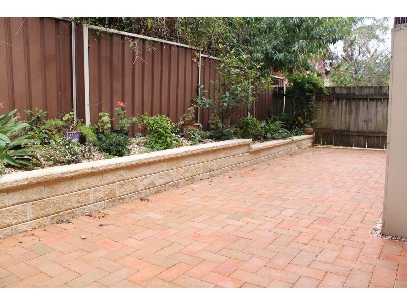 2/46 Balmoral Street, Balgownie NSW 2519