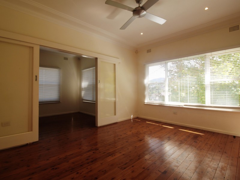 17 Koorabel Avenue, West Wollongong NSW 2500