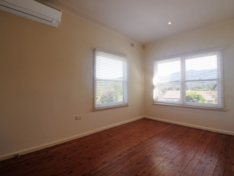 17 Koorabel Avenue, West Wollongong NSW 2500