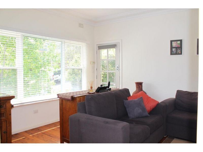 17 Koorabel Avenue, West Wollongong NSW 2500