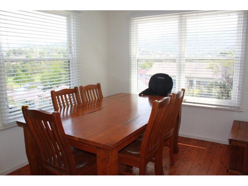 17 Koorabel Avenue, West Wollongong NSW 2500