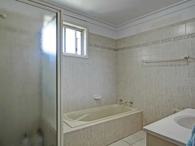 Room 2/1 Andrew Avenue, Keiraville NSW 2500