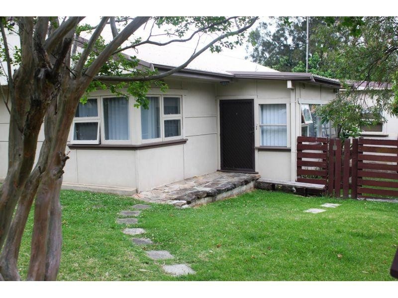 1/2 Taronga Avenue, Mangerton NSW 2500