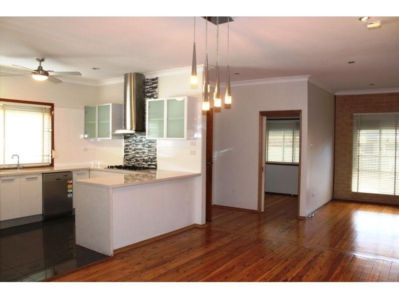 25 Annie Street, Corrimal NSW 2518