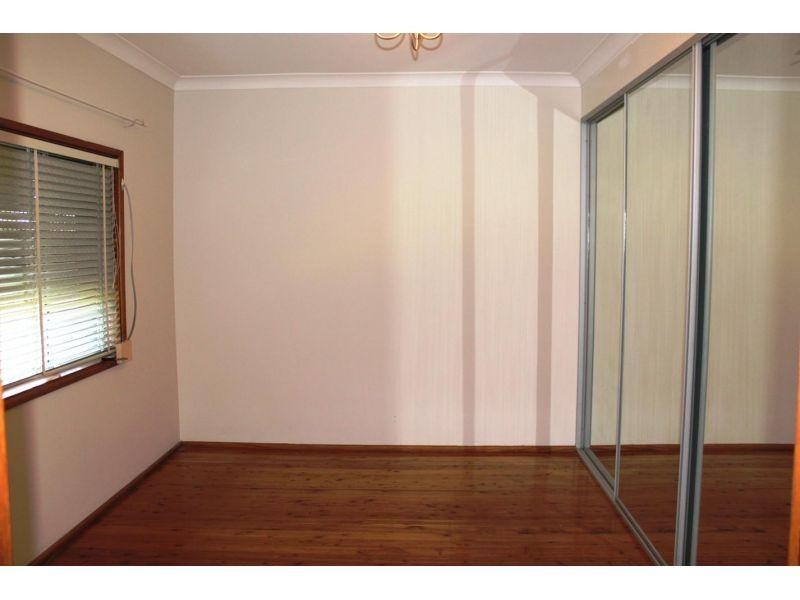 25 Annie Street, Corrimal NSW 2518