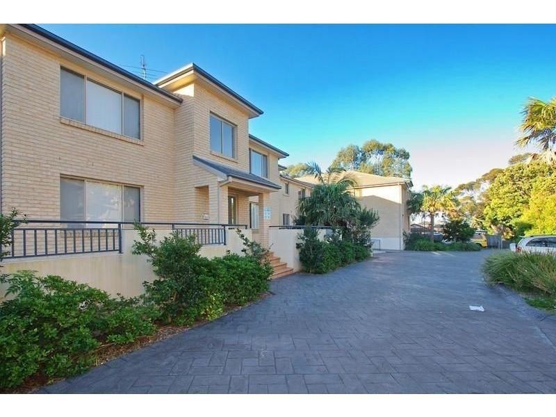 12/14 Raymond Road, Thirroul NSW 2515