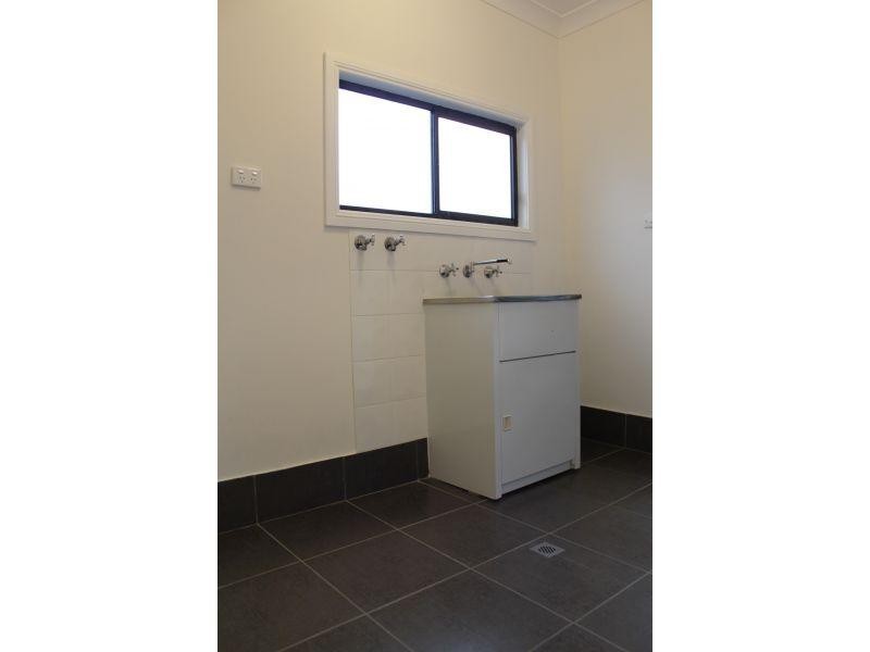 37  Waples Road, Unanderra NSW 2526