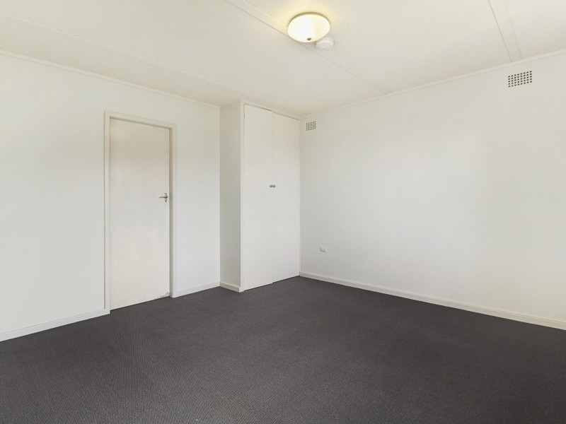 1/11 Pine Crescent, Coniston NSW 2500