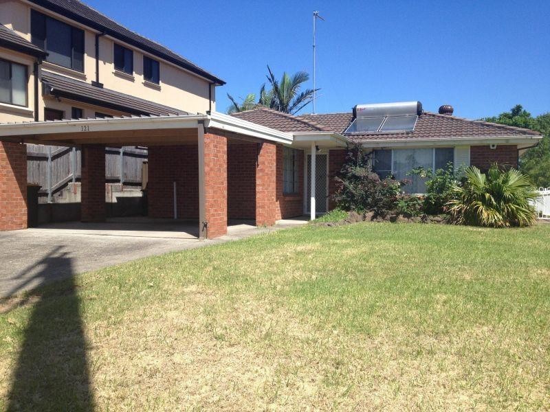 121 Cummins Street, Unanderra NSW 2526