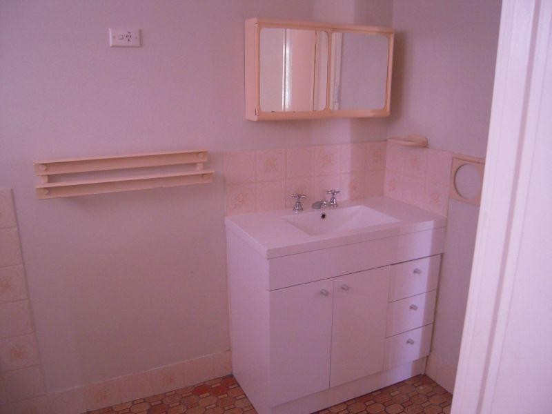 121 Cummins Street, Unanderra NSW 2526