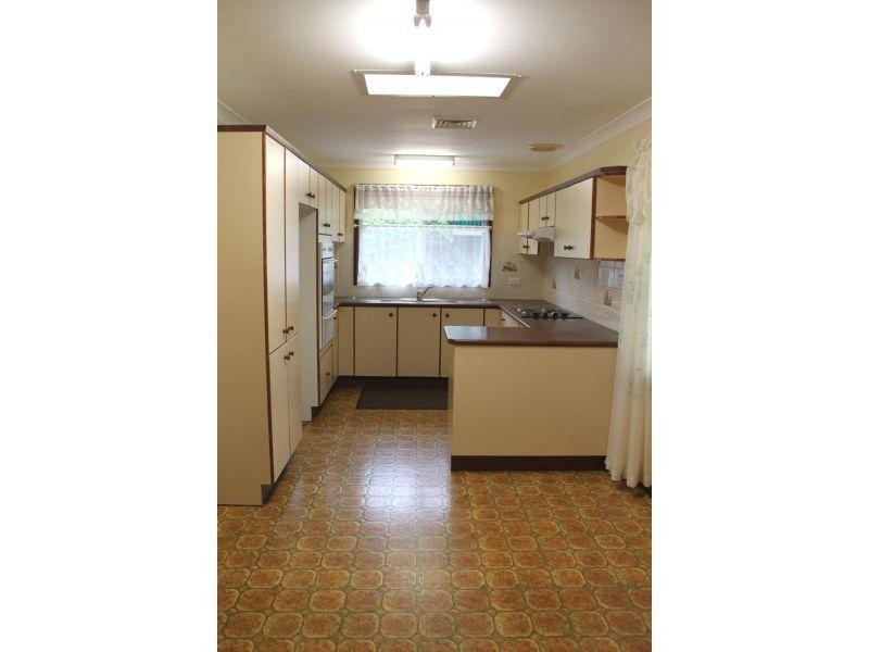 11 Rutledge Avenue, Dapto NSW 2530