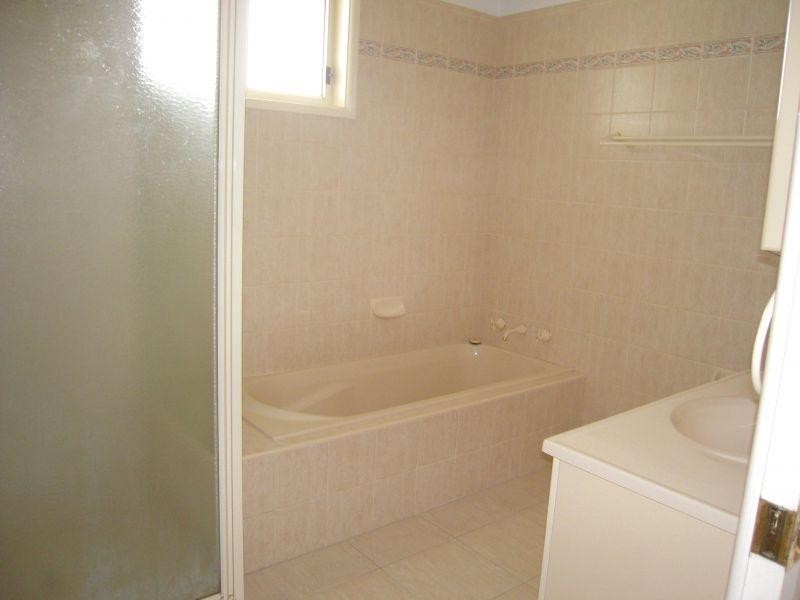 Room 5/1 Andrew Avenue, Keiraville NSW 2500