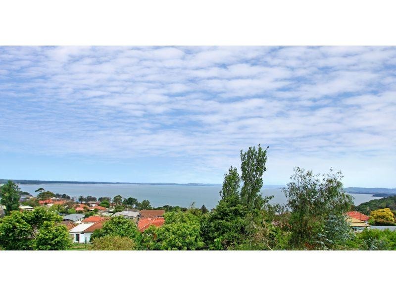 11 Hassan Street, Lake Heights NSW 2502