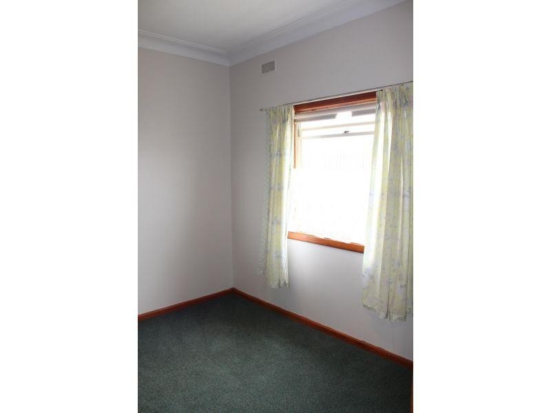 11 Hassan Street, Lake Heights NSW 2502