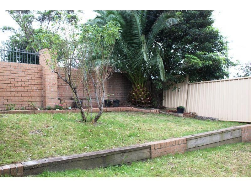 11 Hassan Street, Lake Heights NSW 2502