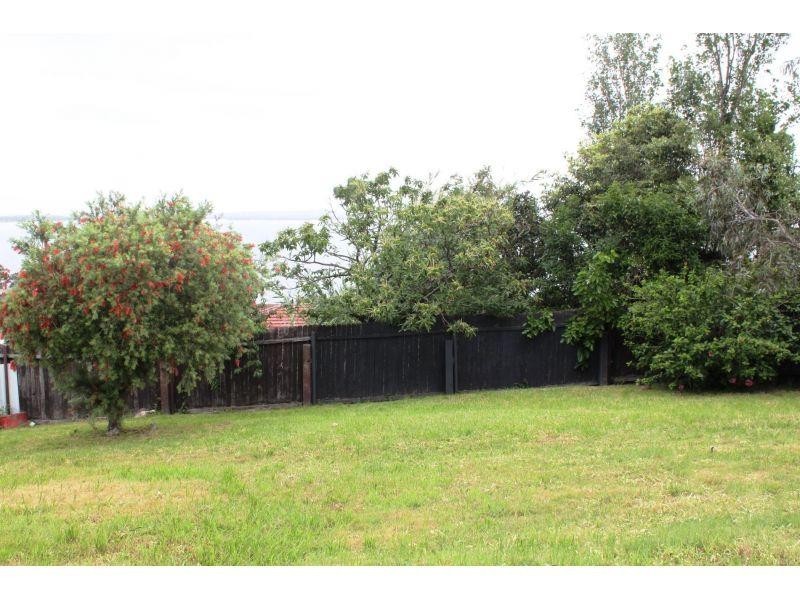 11 Hassan Street, Lake Heights NSW 2502