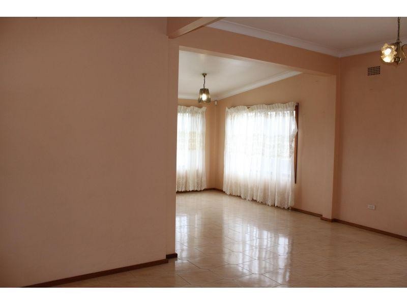 29 Fairfax Road, Warrawong NSW 2502