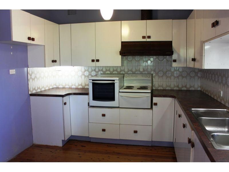 8A McKenzie Avenue, Wollongong NSW 2500