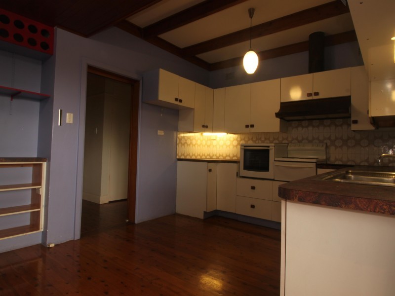 8A McKenzie Avenue, Wollongong NSW 2500