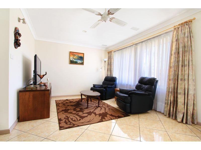 20 Cleverdon Crescent, Figtree NSW 2525