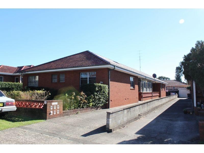 2/2a Moore Street, Gwynneville NSW 2500