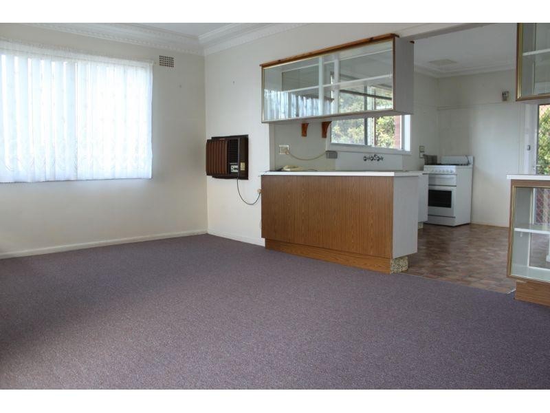 4/1 Pine Crescent, Coniston NSW 2500