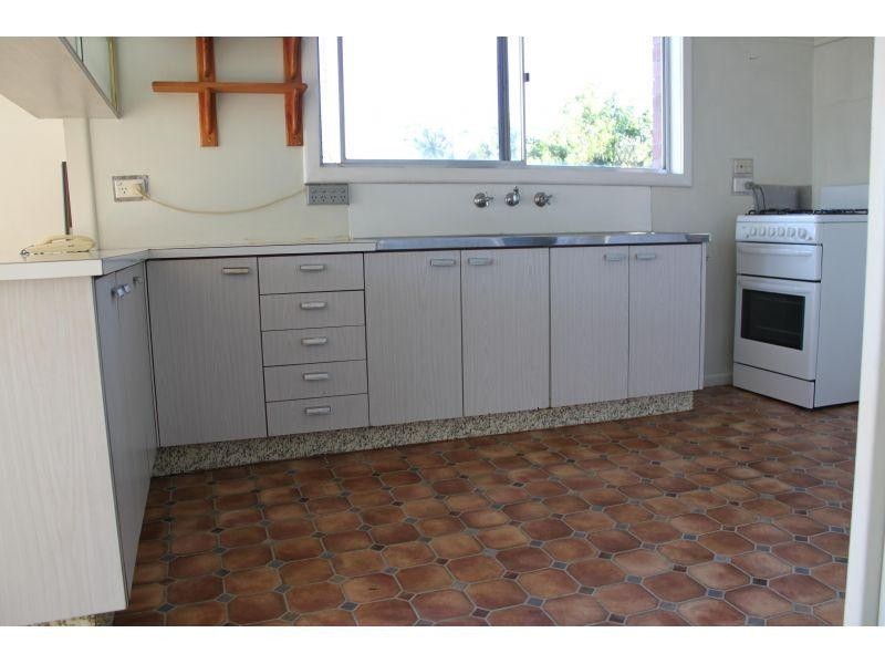 4/1 Pine Crescent, Coniston NSW 2500