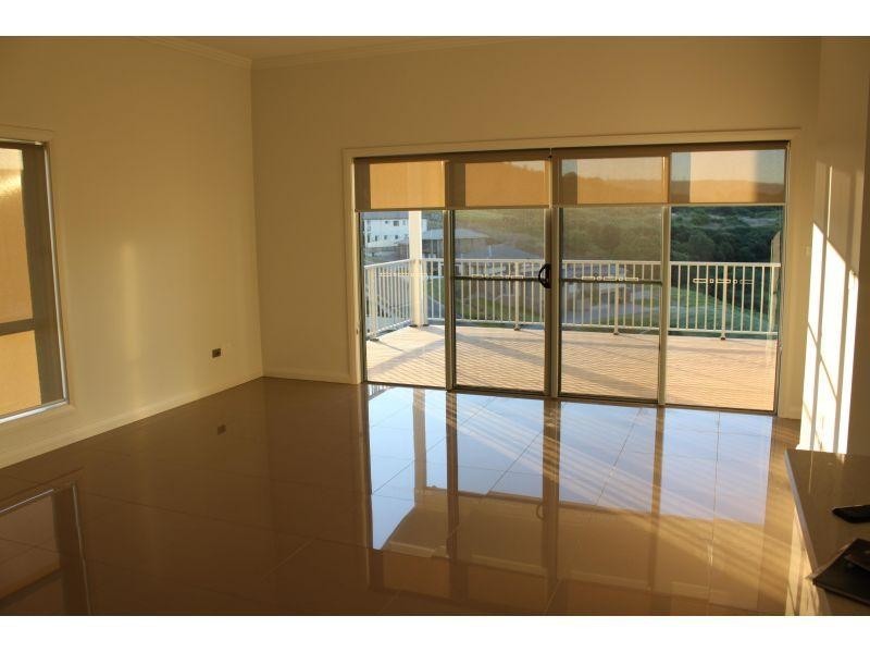 64 Whimbrel Avenue, Lake Heights NSW 2502