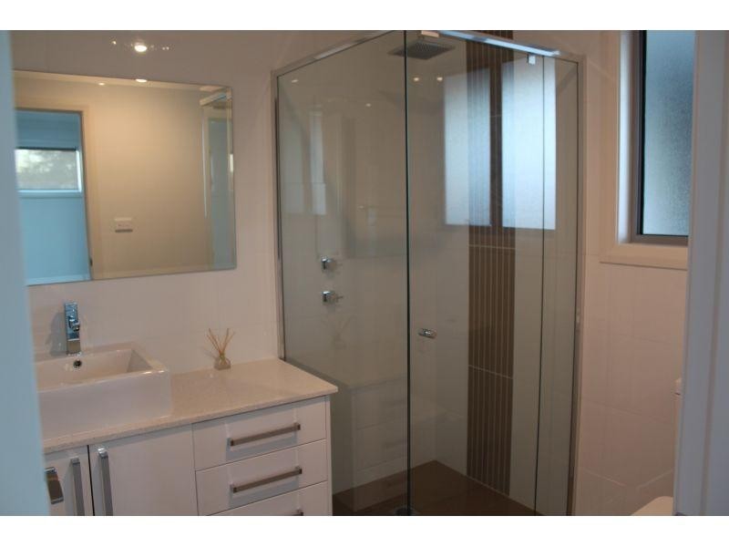 64 Whimbrel Avenue, Lake Heights NSW 2502