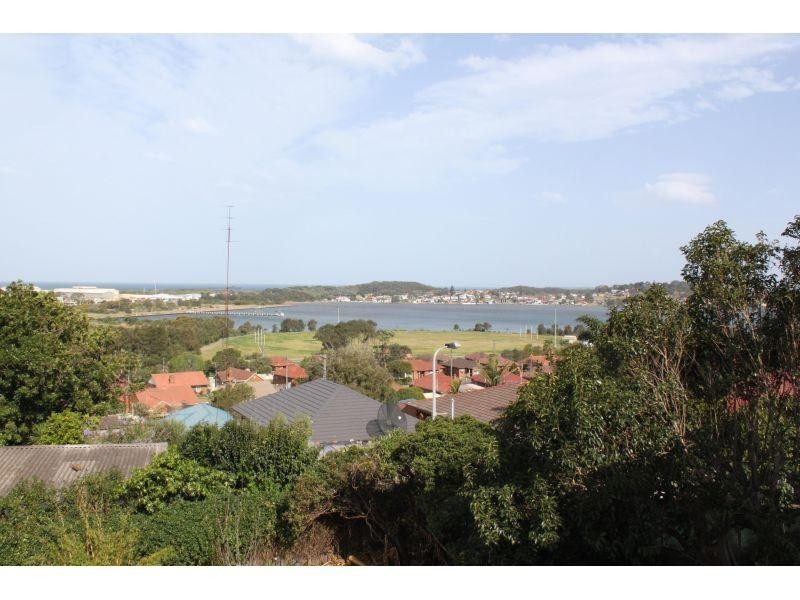 25 Fairfax Road, Warrawong NSW 2502