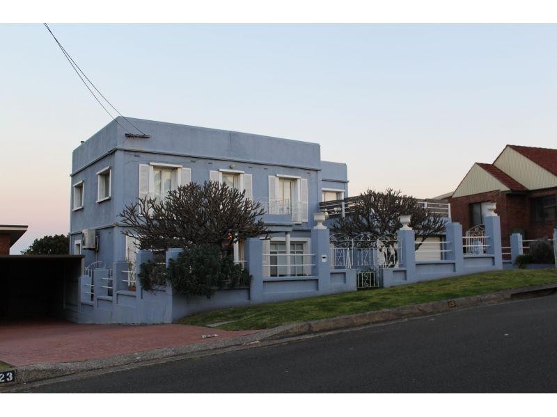 25 Fairfax Road, Warrawong NSW 2502