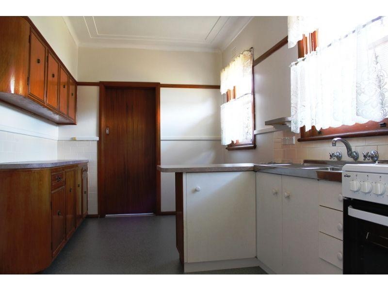 8 Spring Street, Mount Keira NSW 2500