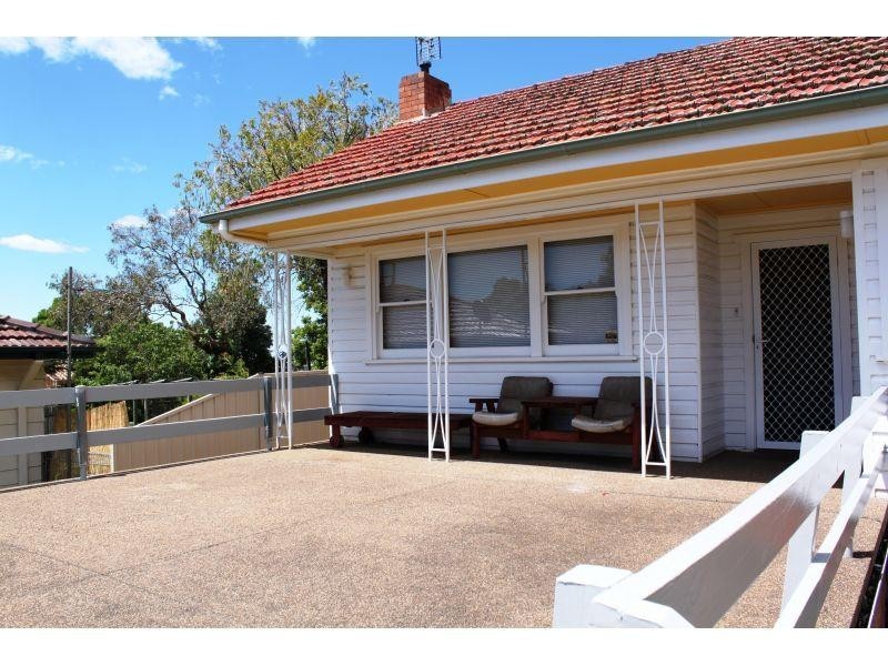 8 Spring Street, Mount Keira NSW 2500