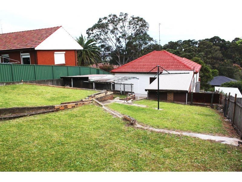 86 Bridge Street, Coniston NSW 2500